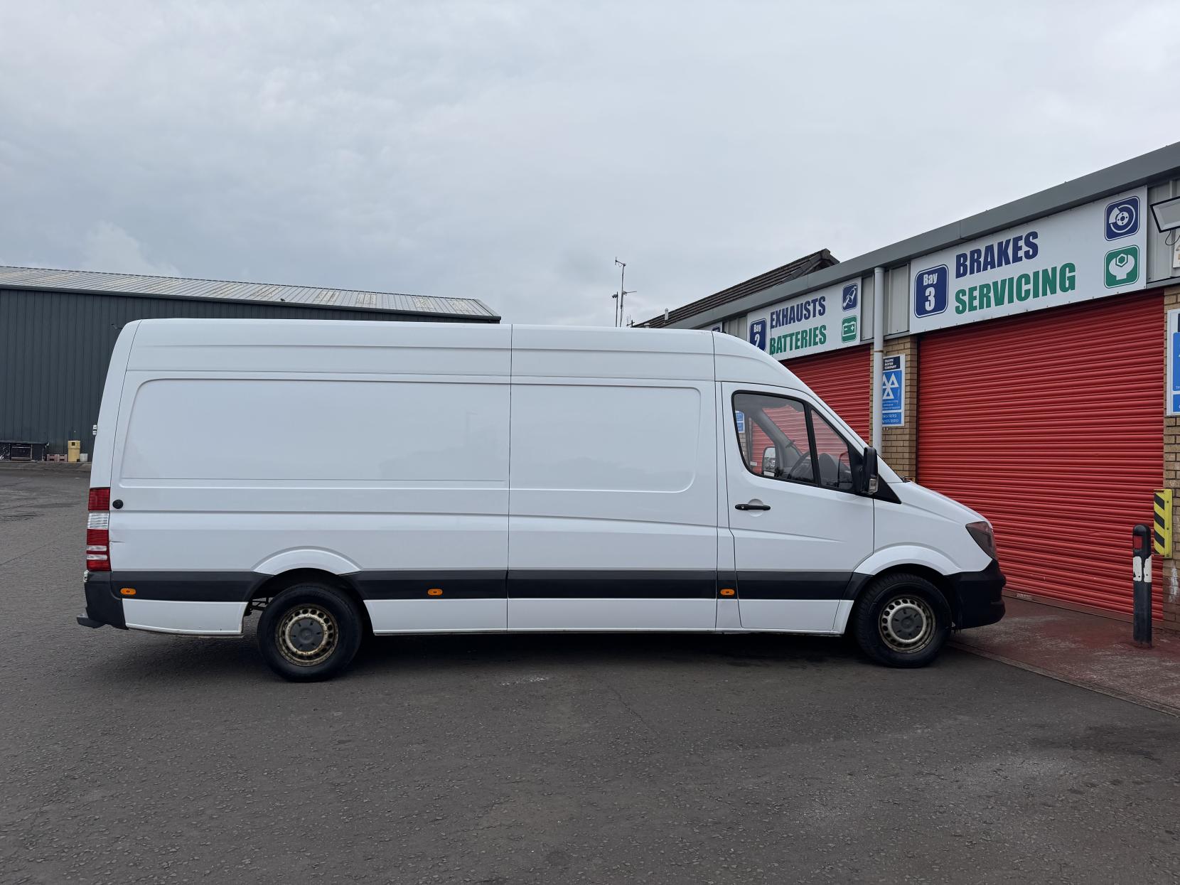 Mercedes-Benz Sprinter 2.1 313 CDi Panel Van 4dr Diesel Manual RWD L3 H3 (129 bhp)
