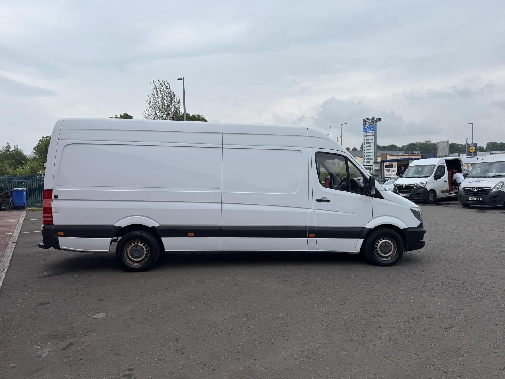 Mercedes-Benz Sprinter 2.1 313 CDi Panel Van 4dr Diesel Manual RWD L3 H3 (129 bhp)