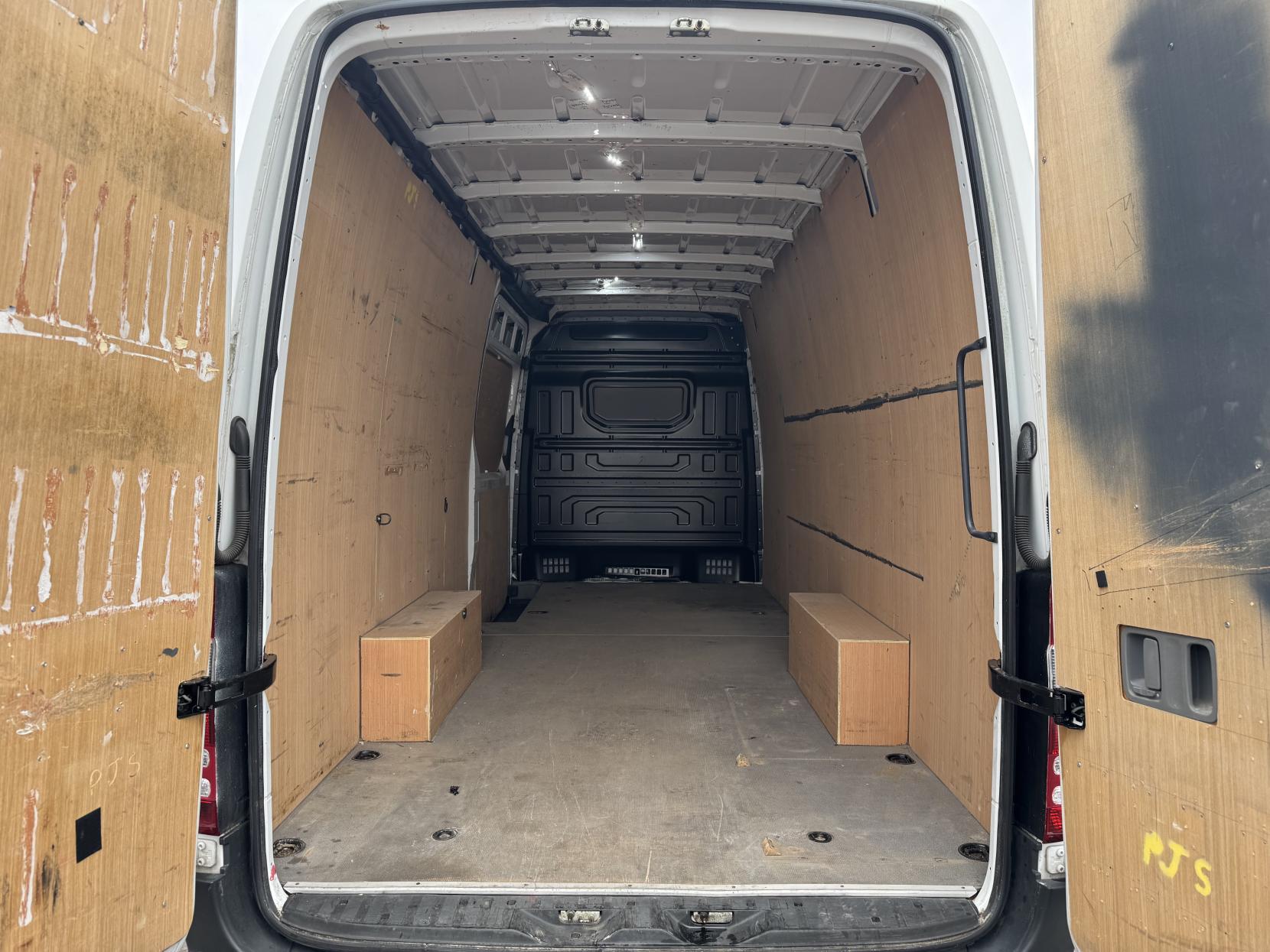 Mercedes-Benz Sprinter 2.1 313 CDi Panel Van 4dr Diesel Manual RWD L3 H3 (129 bhp)
