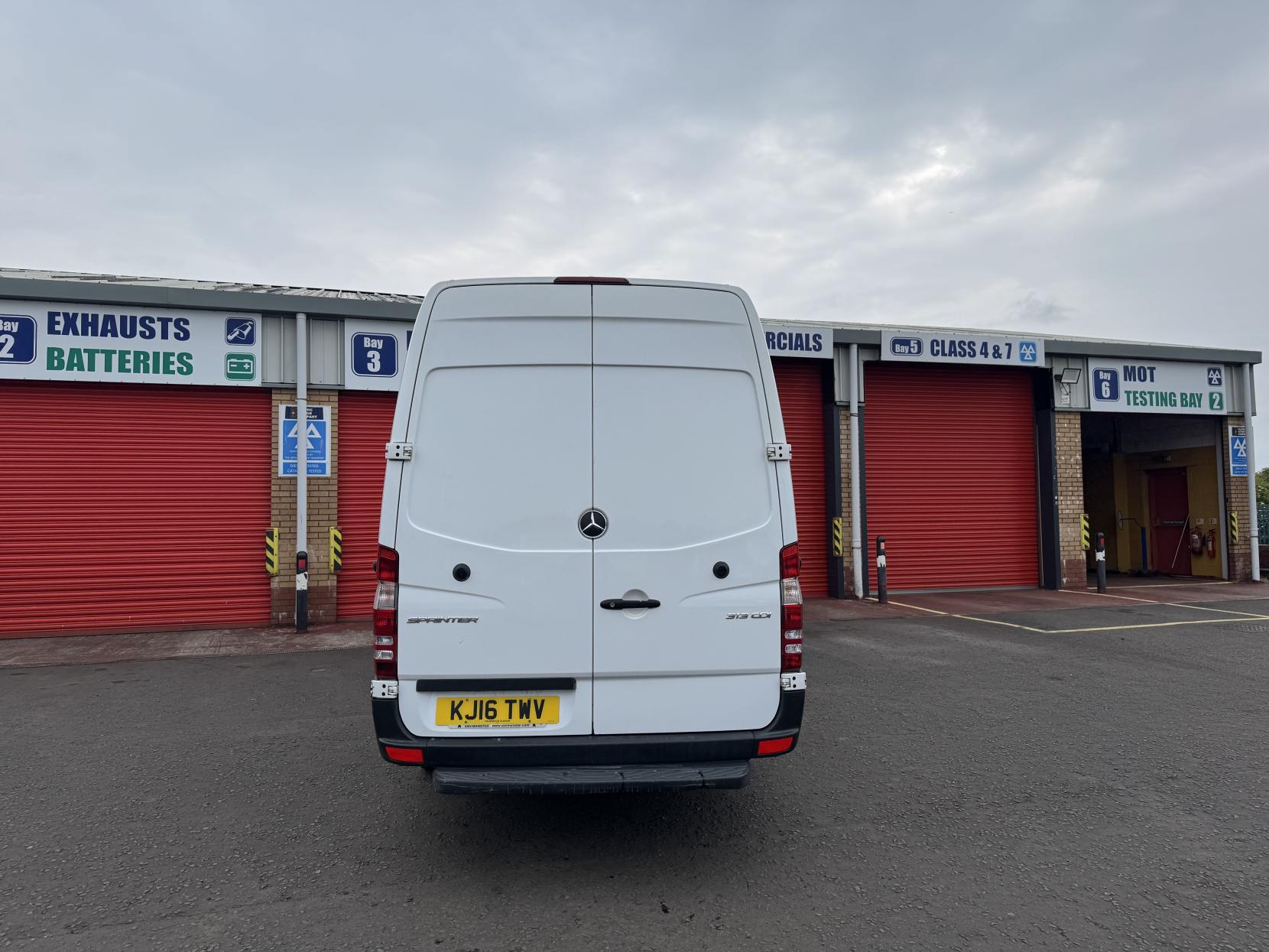 Mercedes-Benz Sprinter 2.1 313 CDi Panel Van 4dr Diesel Manual RWD L3 H3 (129 bhp)