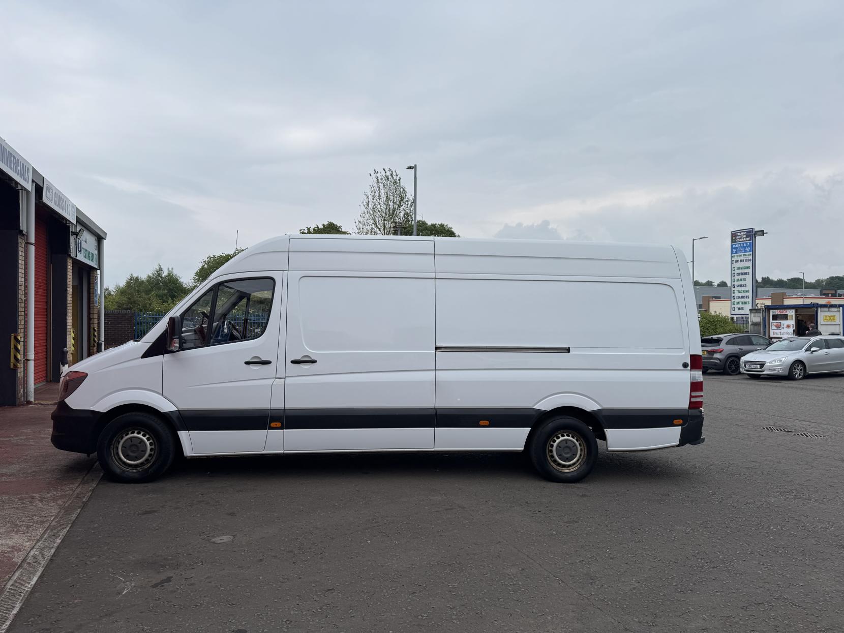 Mercedes-Benz Sprinter 2.1 313 CDi Panel Van 4dr Diesel Manual RWD L3 H3 (129 bhp)