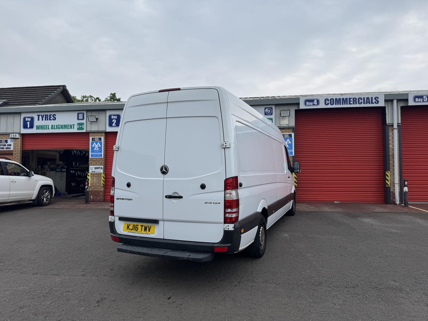 Mercedes-Benz Sprinter 2.1 313 CDi Panel Van 4dr Diesel Manual RWD L3 H3 (129 bhp)