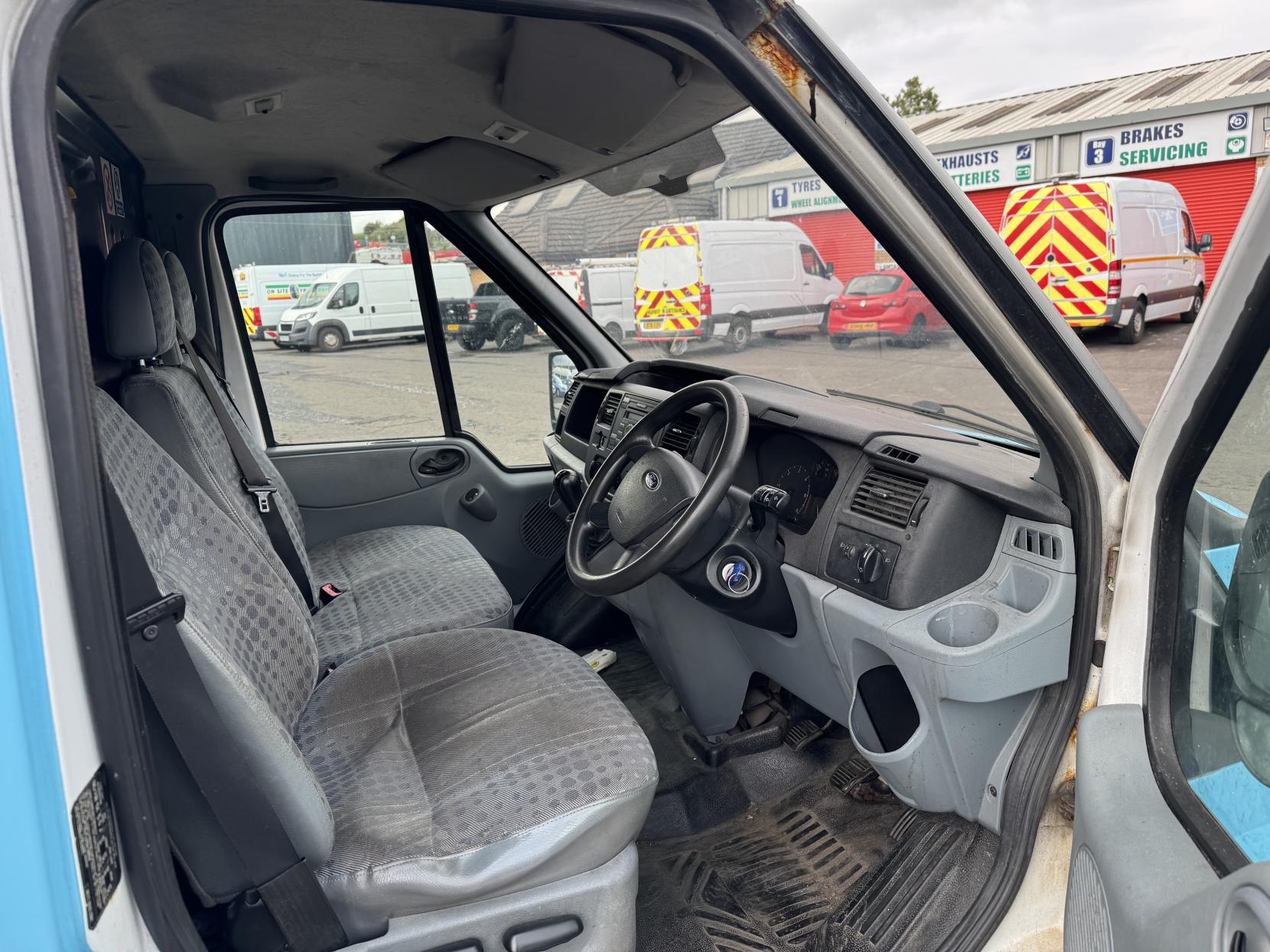 Ford Transit 2.2 TDCi 260 Duratorq Panel Van 5dr Diesel Manual FWD L1 H1 (84 bhp)