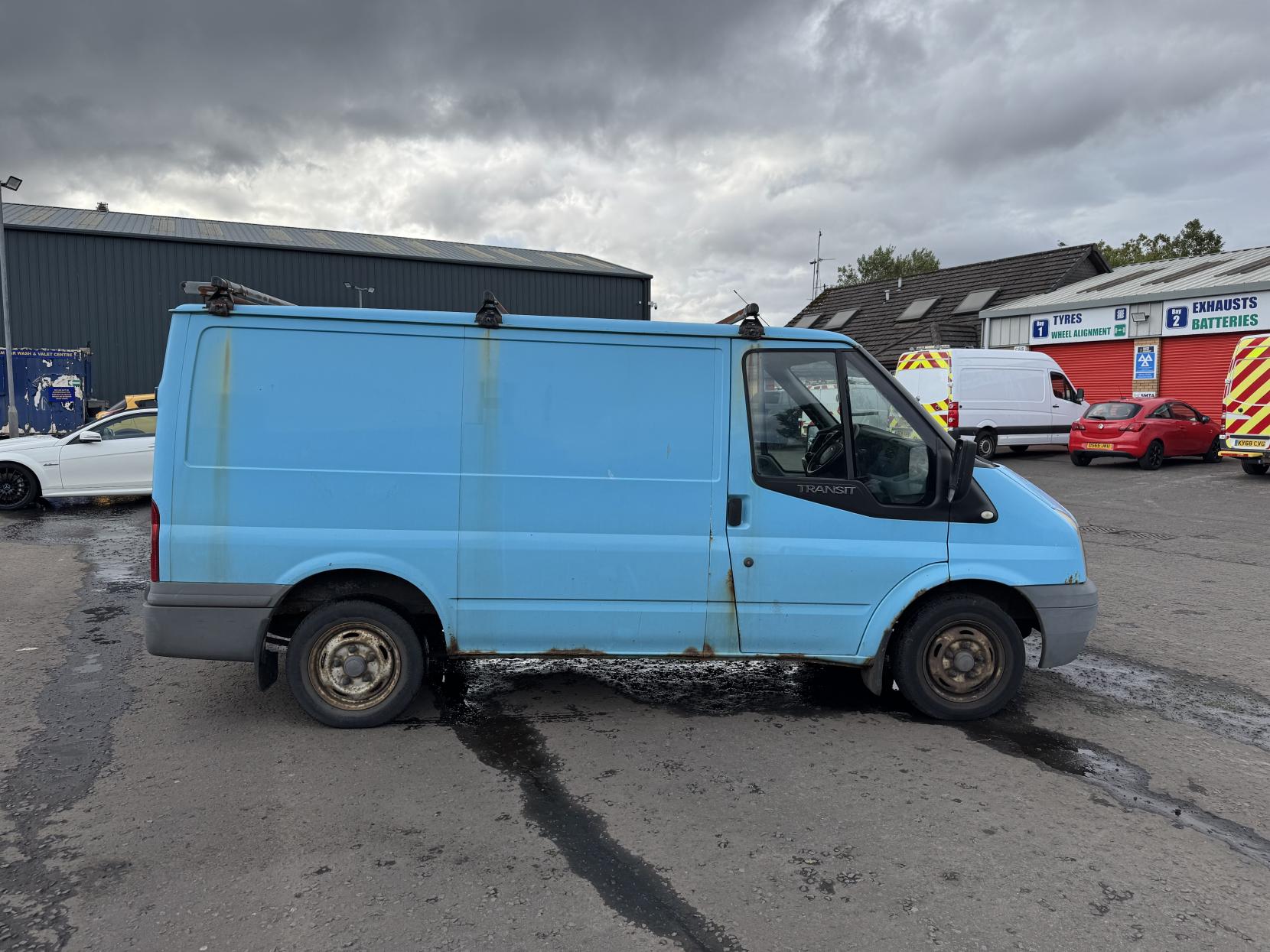 Ford Transit 2.2 TDCi 260 Duratorq Panel Van 5dr Diesel Manual FWD L1 H1 (84 bhp)