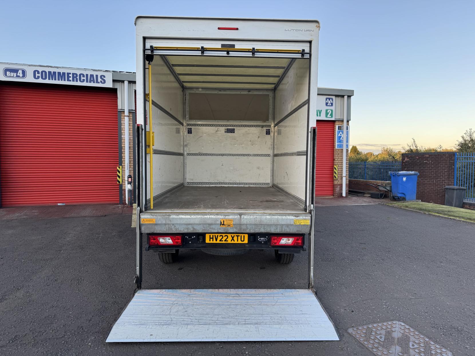 Ford Transit 2.0 350 EcoBlue Leader Luton 3dr Diesel Manual RWD L3 Euro 6 (s/s) (130 ps)