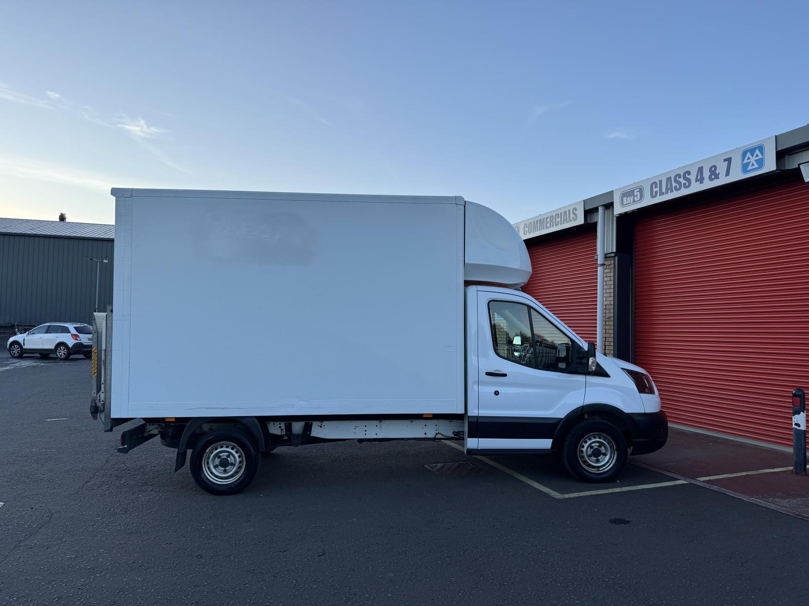 Ford Transit 2.0 350 EcoBlue Leader Luton 3dr Diesel Manual RWD L3 Euro 6 (s/s) (130 ps)