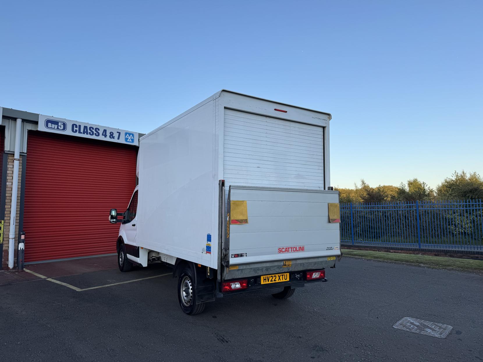 Ford Transit 2.0 350 EcoBlue Leader Luton 3dr Diesel Manual RWD L3 Euro 6 (s/s) (130 ps)