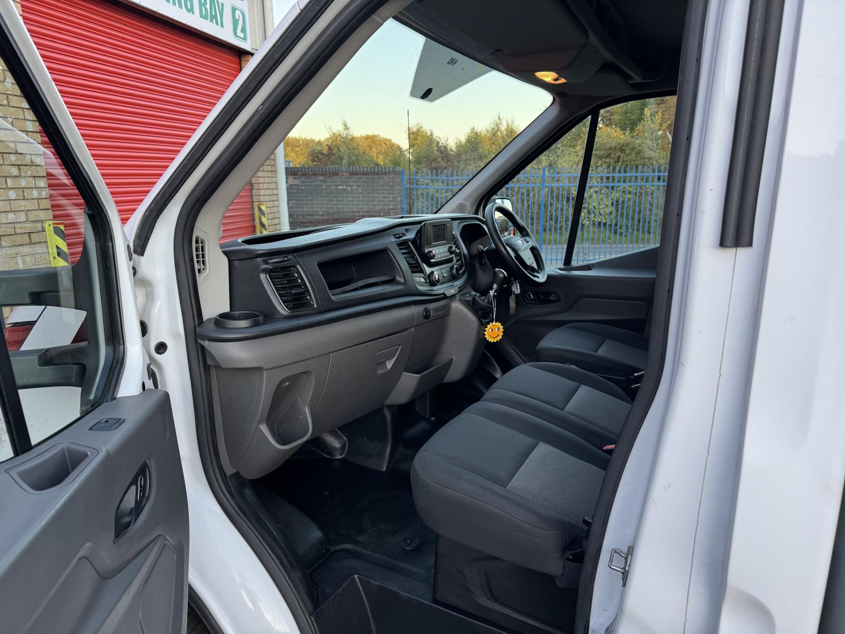 Ford Transit 2.0 350 EcoBlue Leader Luton 3dr Diesel Manual RWD L3 Euro 6 (s/s) (130 ps)