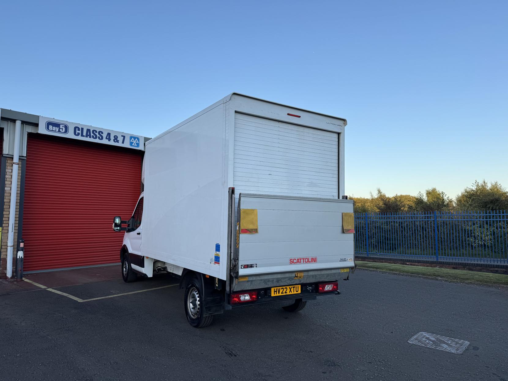 Ford Transit 2.0 350 EcoBlue Leader Luton 3dr Diesel Manual RWD L3 Euro 6 (s/s) (130 ps)