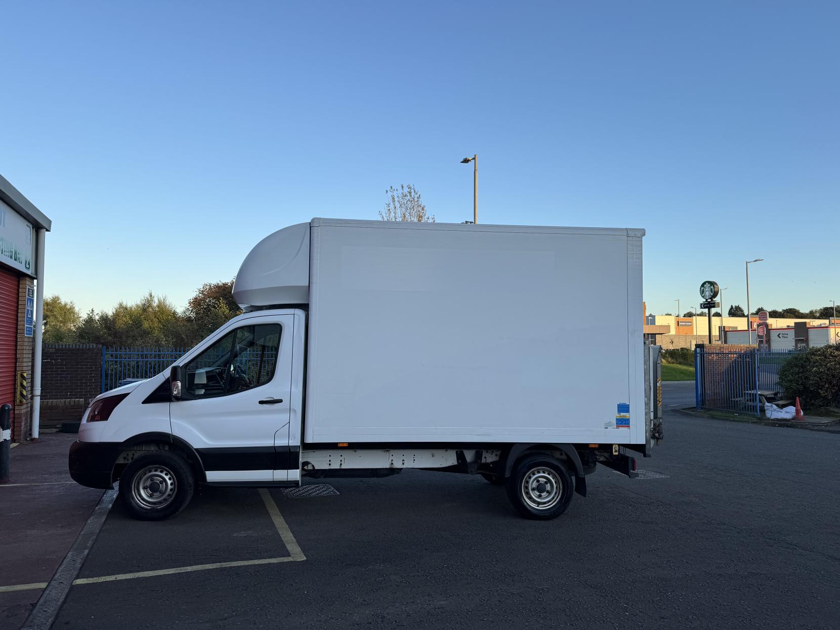 Ford Transit 2.0 350 EcoBlue Leader Luton 3dr Diesel Manual RWD L3 Euro 6 (s/s) (130 ps)