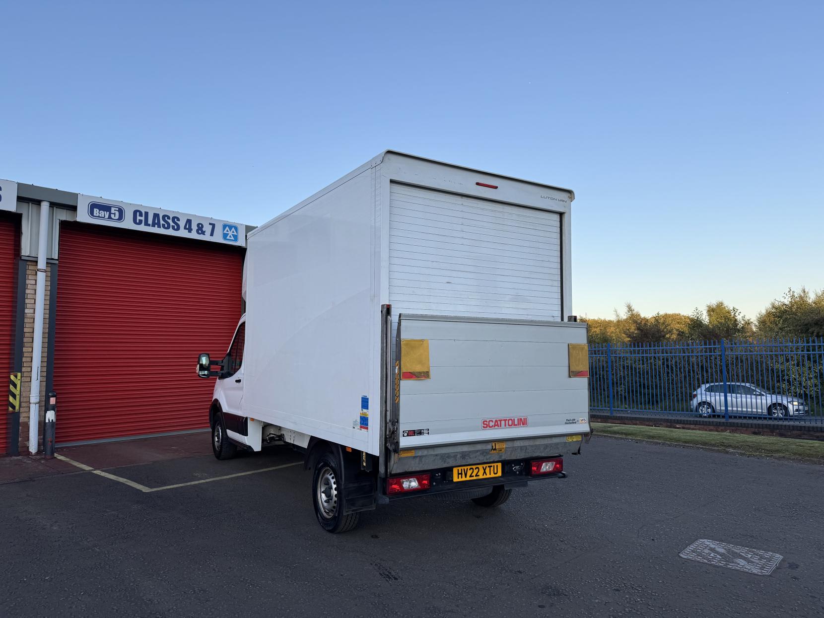 Ford Transit 2.0 350 EcoBlue Leader Luton 3dr Diesel Manual RWD L3 Euro 6 (s/s) (130 ps)