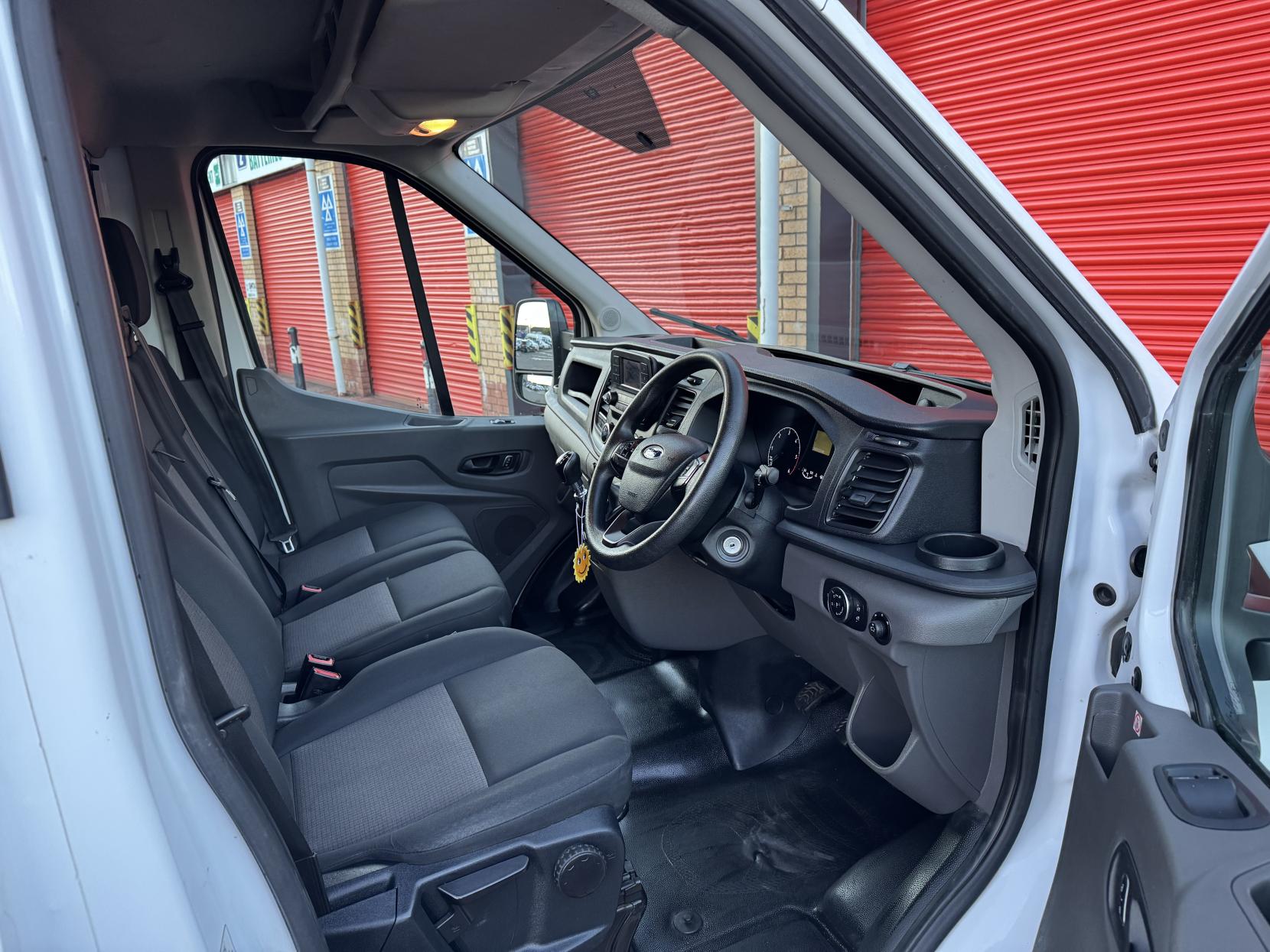 Ford Transit 2.0 350 EcoBlue Leader Luton 3dr Diesel Manual RWD L3 Euro 6 (s/s) (130 ps)