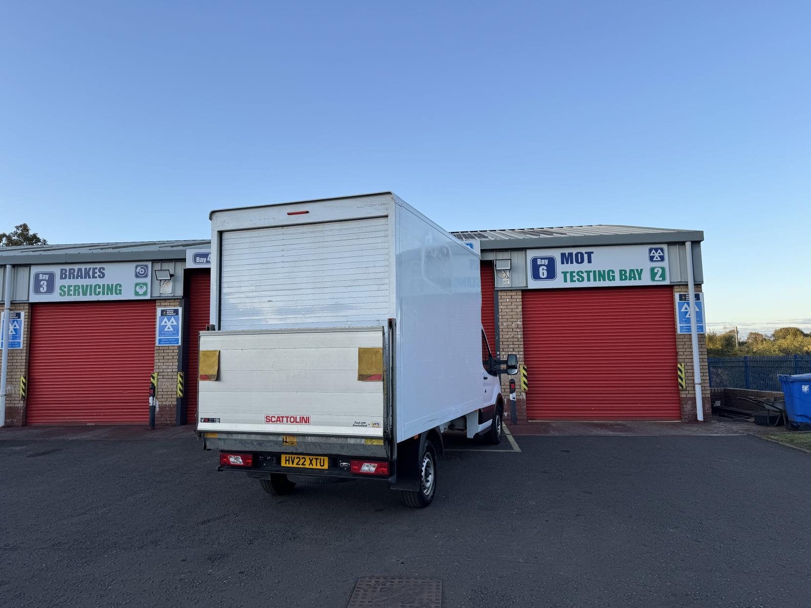Ford Transit 2.0 350 EcoBlue Leader Luton 3dr Diesel Manual RWD L3 Euro 6 (s/s) (130 ps)