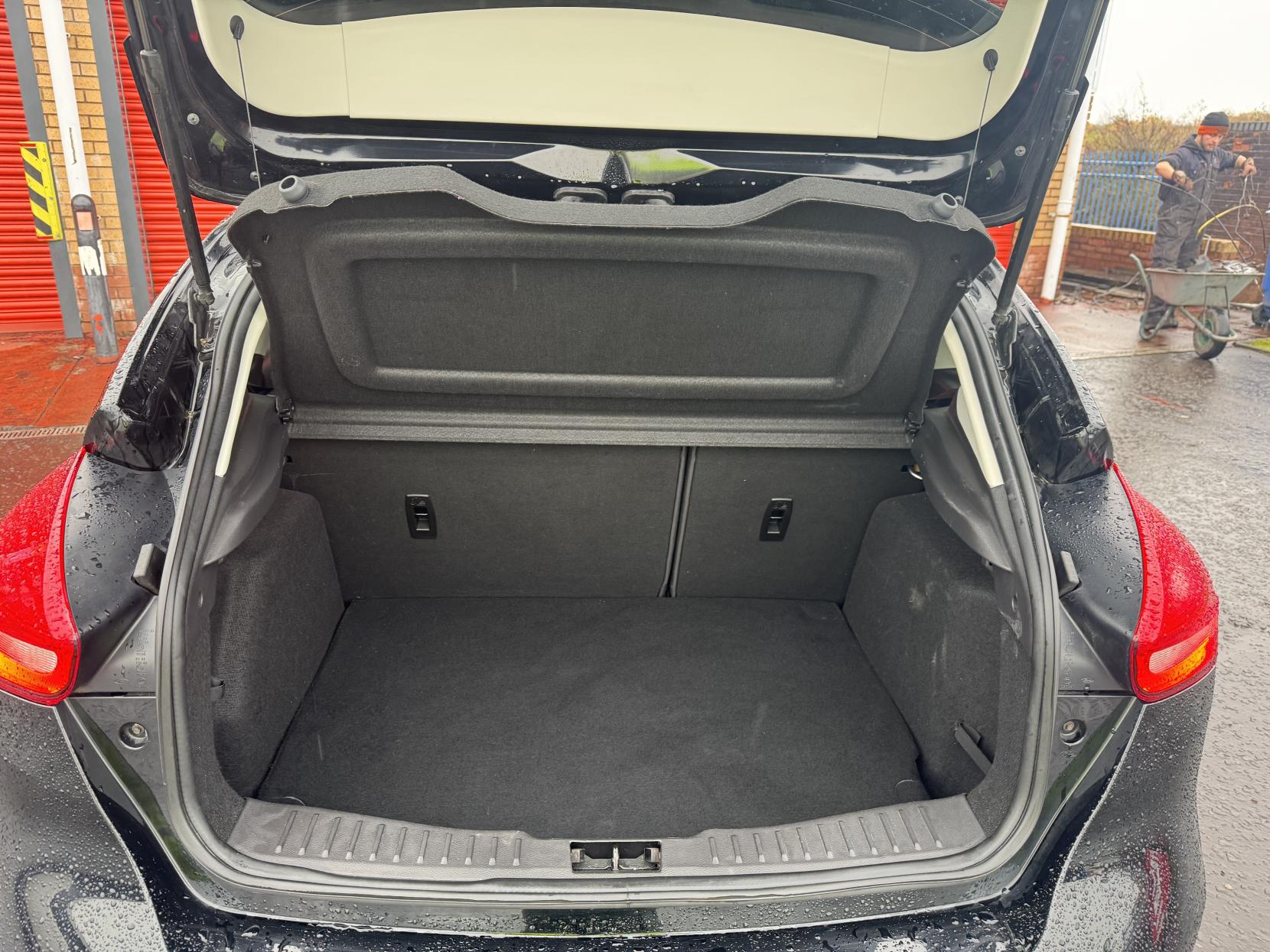 Ford Focus 1.0T EcoBoost Zetec Hatchback 5dr Petrol Manual Euro 6 (s/s) (125 ps)