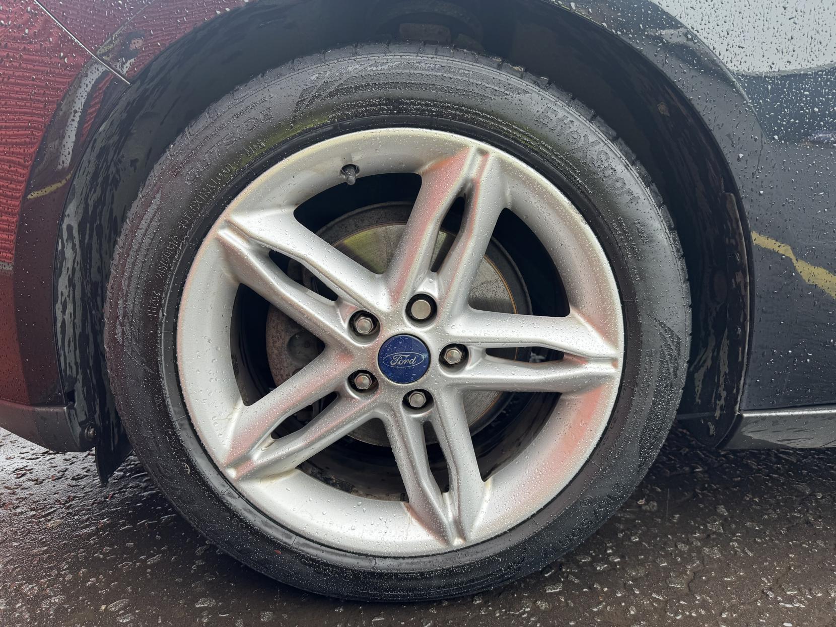 Ford Focus 1.0T EcoBoost Zetec Hatchback 5dr Petrol Manual Euro 6 (s/s) (125 ps)