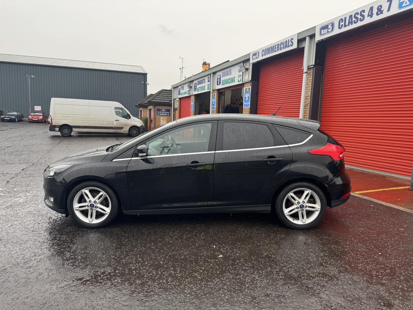 Ford Focus 1.0T EcoBoost Zetec Hatchback 5dr Petrol Manual Euro 6 (s/s) (125 ps)