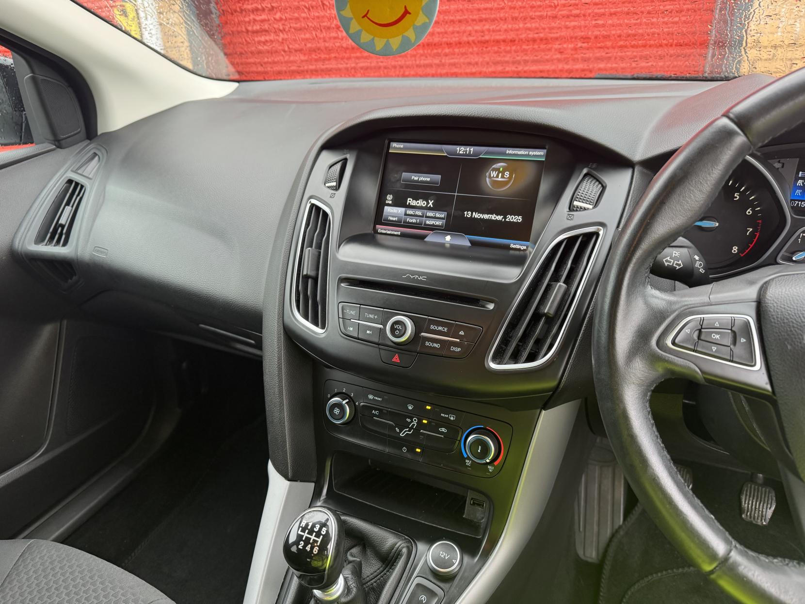 Ford Focus 1.0T EcoBoost Zetec Hatchback 5dr Petrol Manual Euro 6 (s/s) (125 ps)