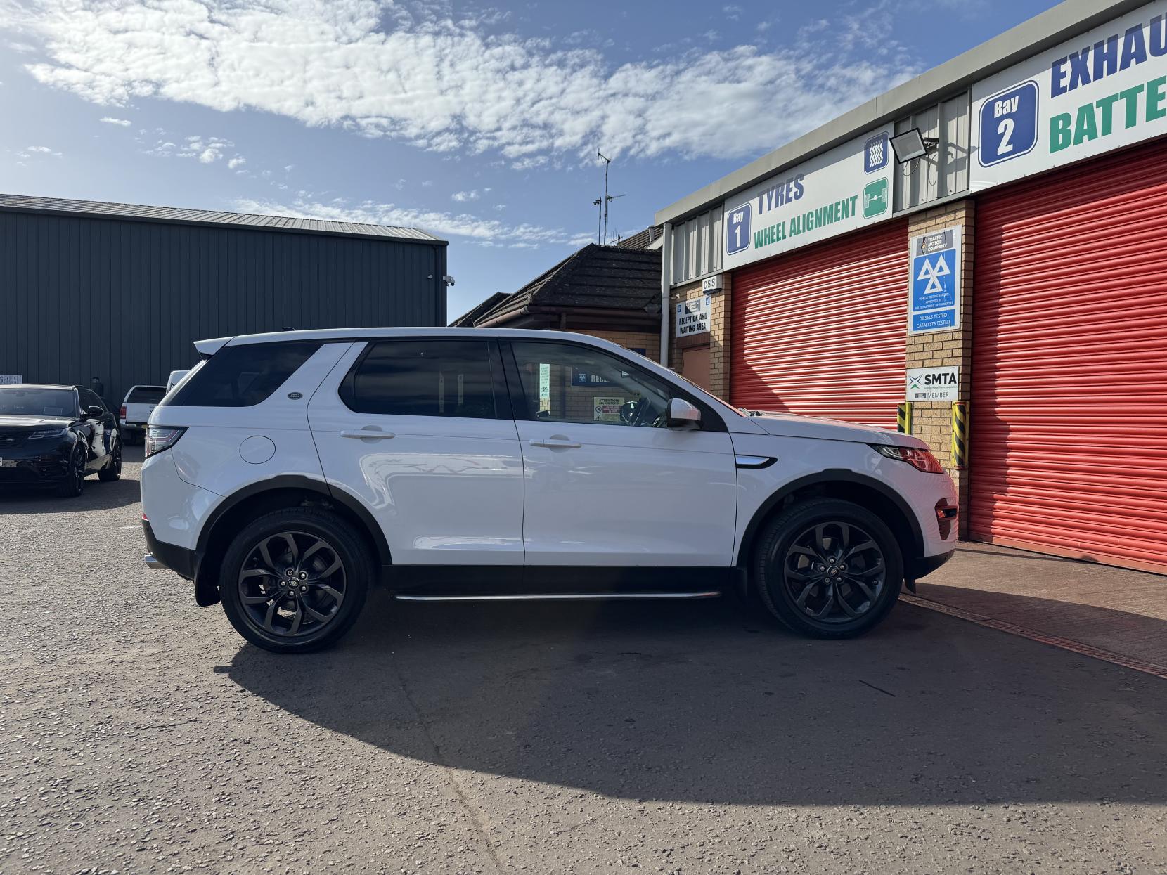 Land Rover Discovery Sport 2.0 TD4 HSE SUV 5dr Diesel Auto 4WD Euro 6 (s/s) (180 ps)