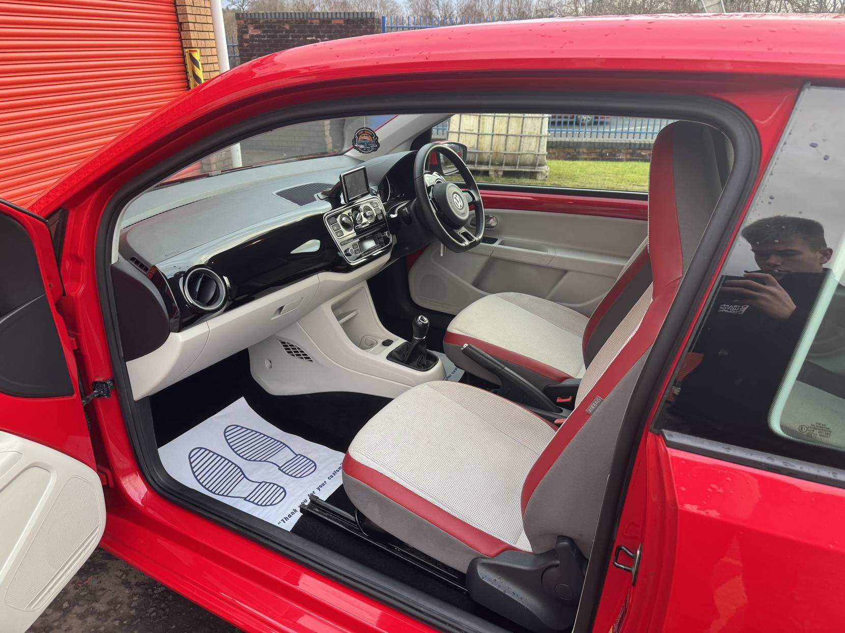 Volkswagen up! 1.0 High up! Hatchback 3dr Petrol Manual Euro 5 (75 ps)