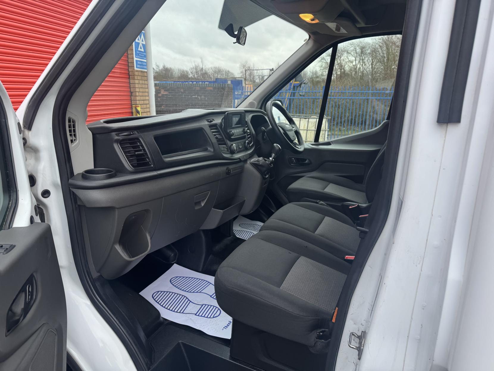 Ford Transit 2.0 350 EcoBlue Leader Luton 3dr Diesel Manual RWD L3 Euro 6 (s/s) (130 ps)