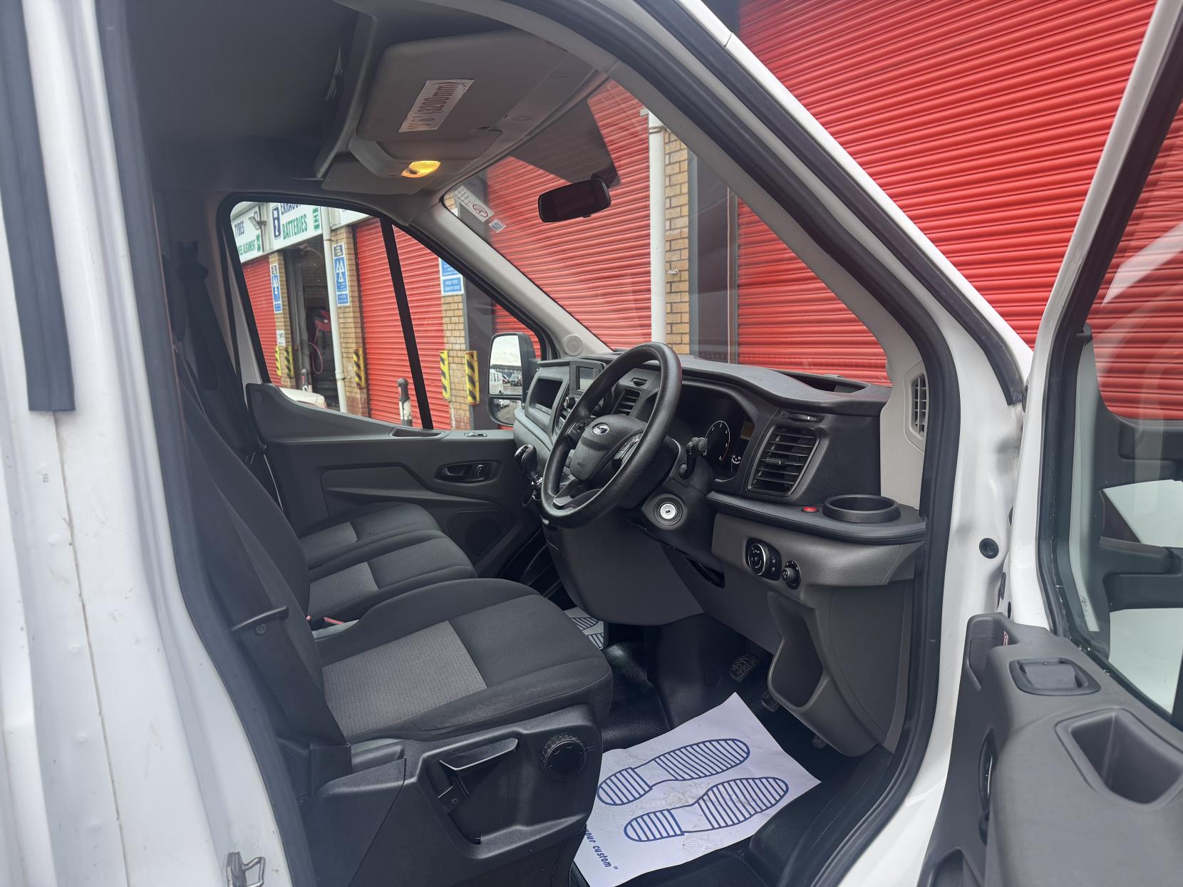 Ford Transit 2.0 350 EcoBlue Leader Luton 3dr Diesel Manual RWD L3 Euro 6 (s/s) (130 ps)