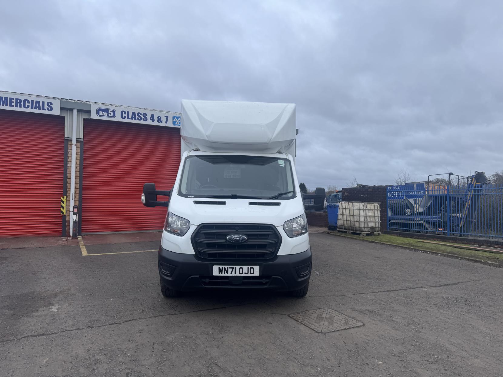 Ford Transit 2.0 350 EcoBlue Leader Luton 3dr Diesel Manual RWD L3 Euro 6 (s/s) (130 ps)