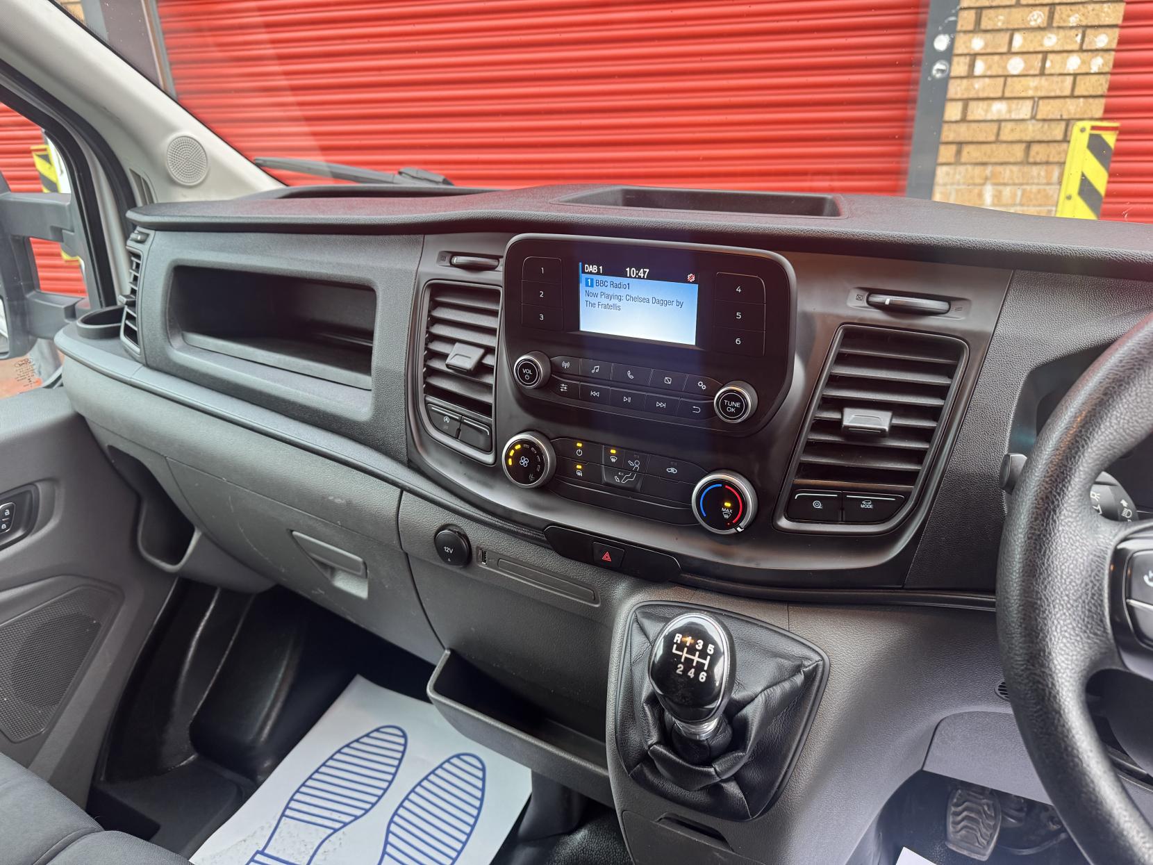 Ford Transit 2.0 350 EcoBlue Leader Luton 3dr Diesel Manual RWD L3 Euro 6 (s/s) (130 ps)