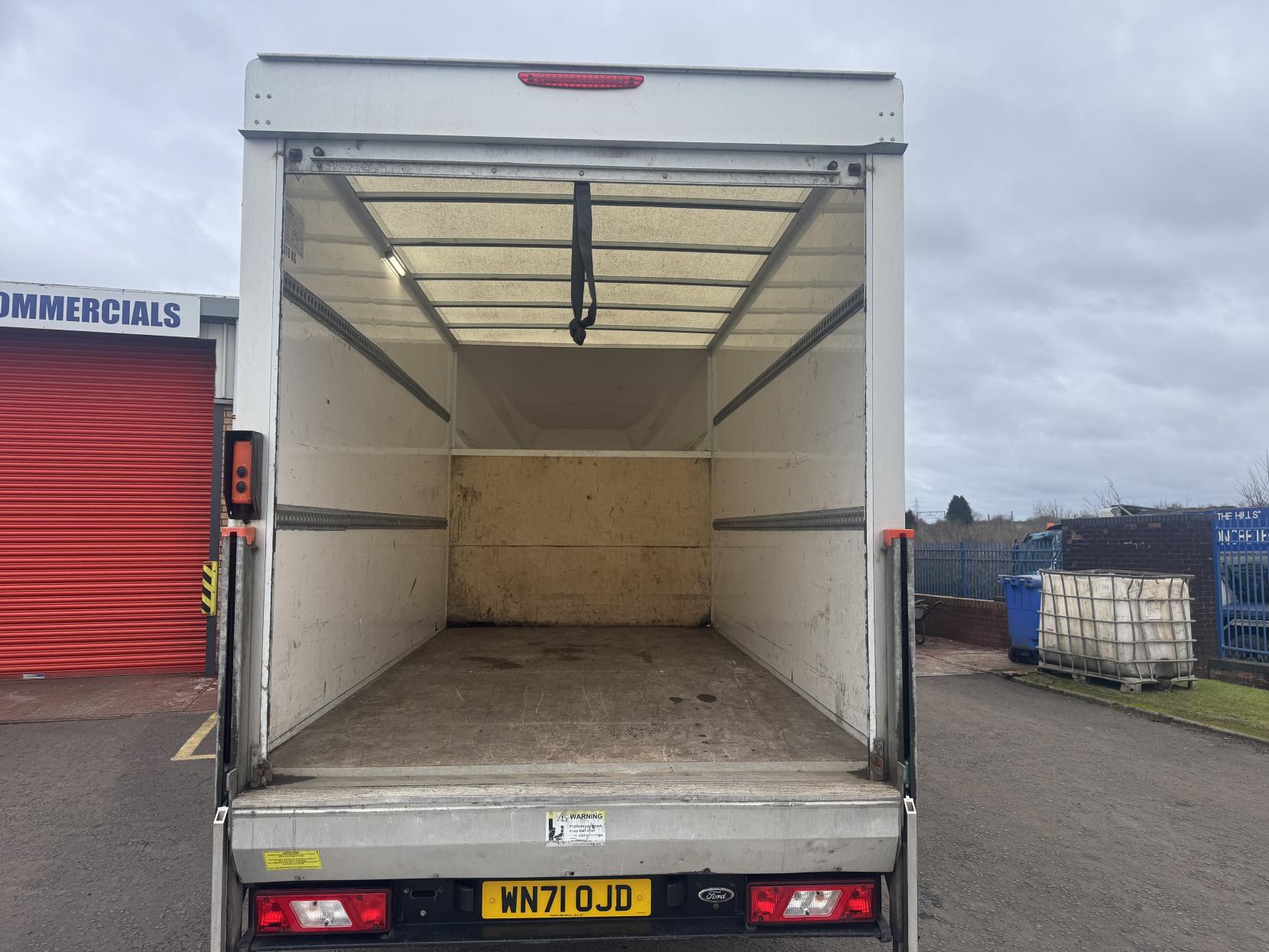 Ford Transit 2.0 350 EcoBlue Leader Luton 3dr Diesel Manual RWD L3 Euro 6 (s/s) (130 ps)