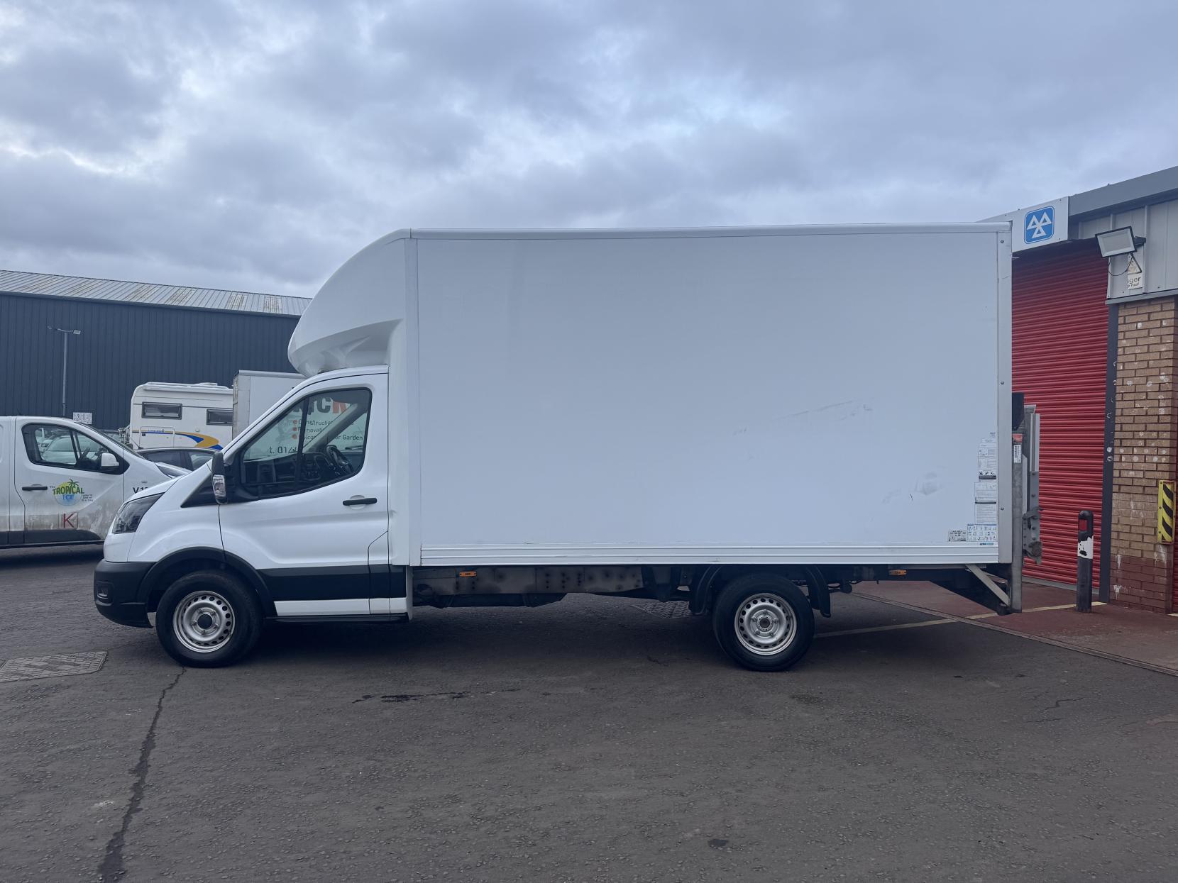 Ford Transit 2.0 350 EcoBlue Leader Luton 3dr Diesel Manual RWD L3 Euro 6 (s/s) (130 ps)