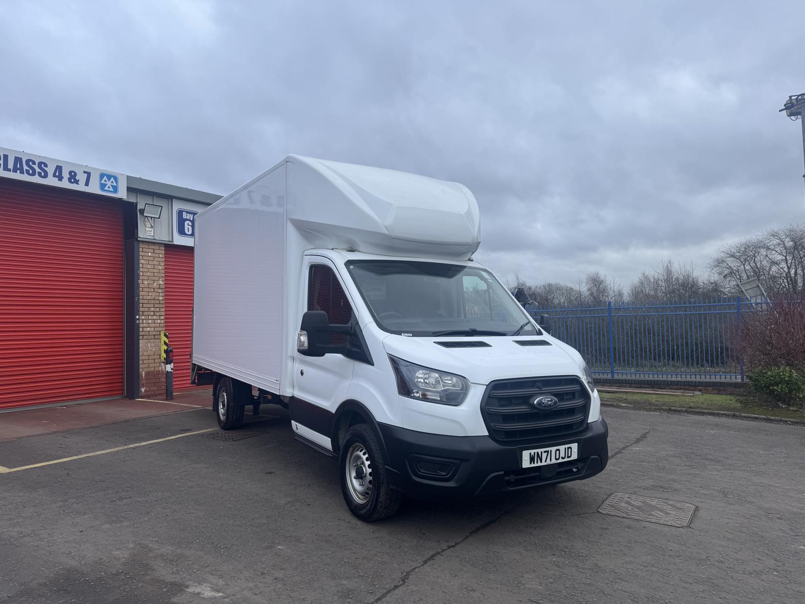 Ford Transit 2.0 350 EcoBlue Leader Luton 3dr Diesel Manual RWD L3 Euro 6 (s/s) (130 ps)