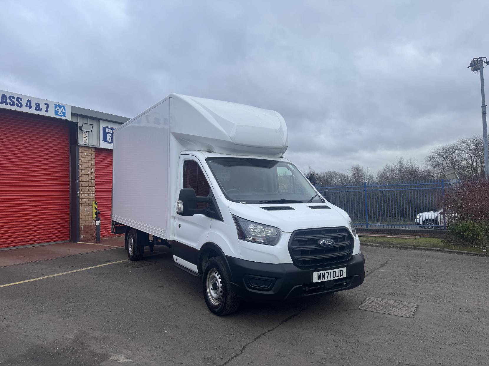 Ford Transit 2.0 350 EcoBlue Leader Luton 3dr Diesel Manual RWD L3 Euro 6 (s/s) (130 ps)