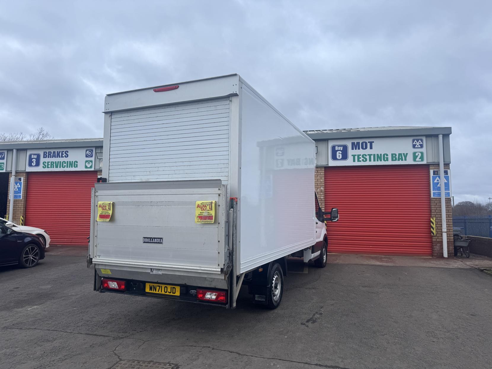 Ford Transit 2.0 350 EcoBlue Leader Luton 3dr Diesel Manual RWD L3 Euro 6 (s/s) (130 ps)