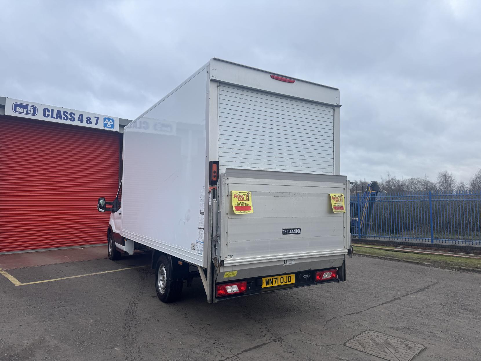 Ford Transit 2.0 350 EcoBlue Leader Luton 3dr Diesel Manual RWD L3 Euro 6 (s/s) (130 ps)