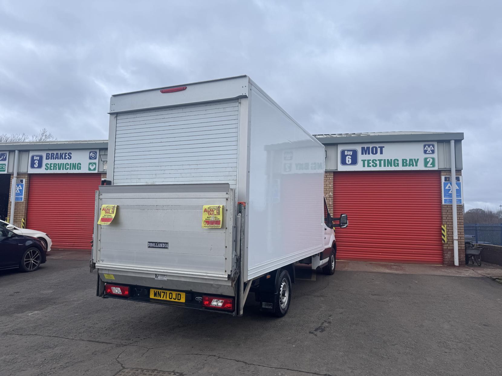 Ford Transit 2.0 350 EcoBlue Leader Luton 3dr Diesel Manual RWD L3 Euro 6 (s/s) (130 ps)