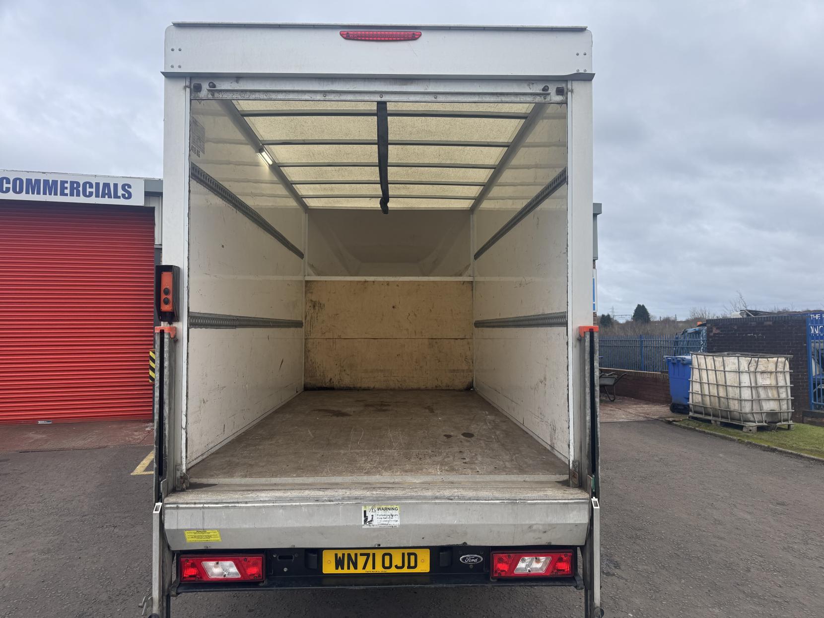 Ford Transit 2.0 350 EcoBlue Leader Luton 3dr Diesel Manual RWD L3 Euro 6 (s/s) (130 ps)