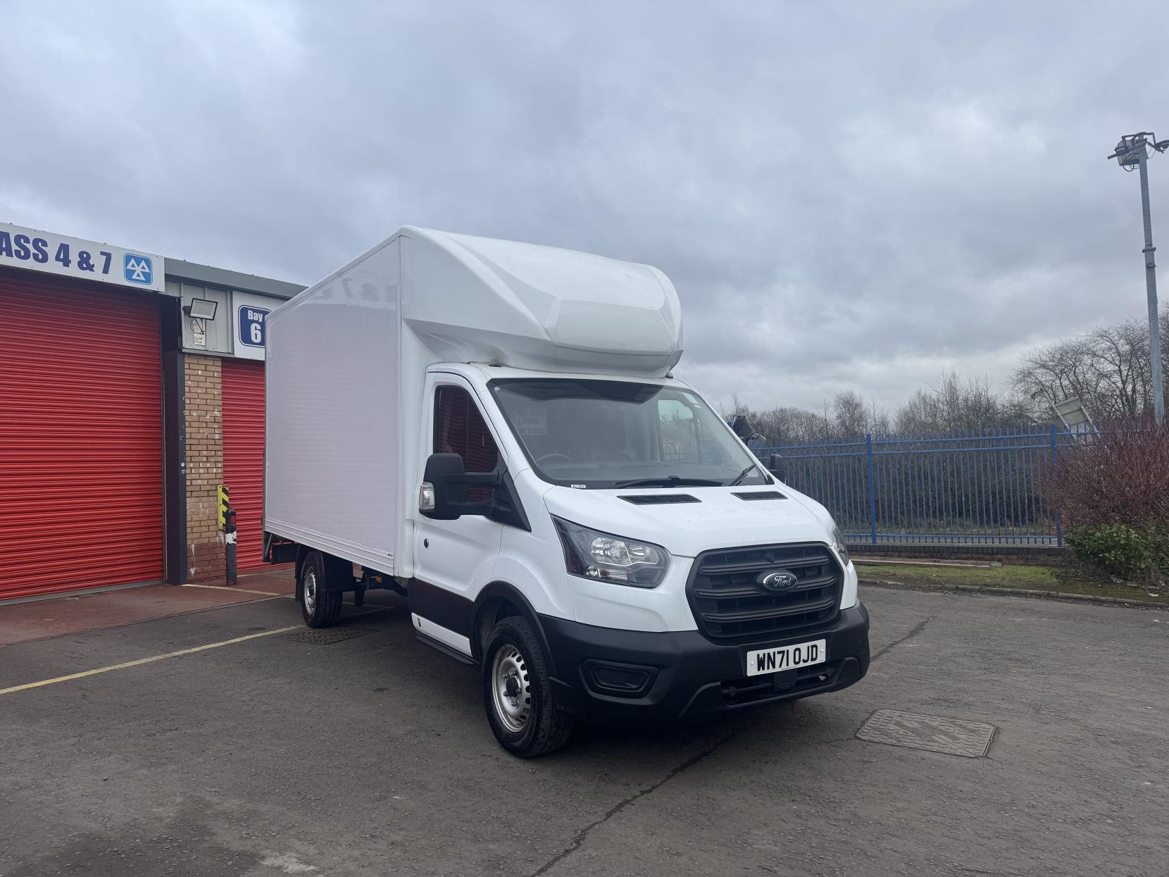 Ford Transit 2.0 350 EcoBlue Leader Luton 3dr Diesel Manual RWD L3 Euro 6 (s/s) (130 ps)