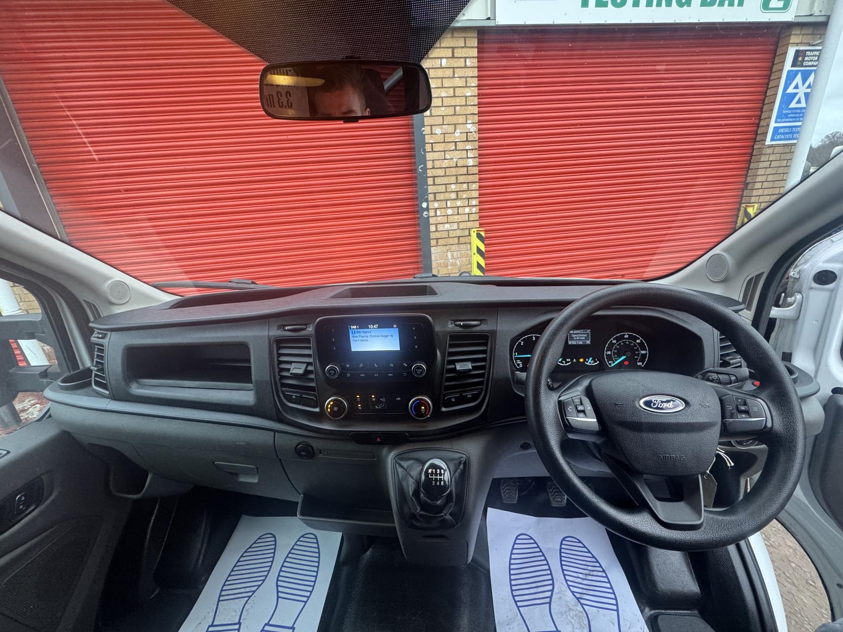 Ford Transit 2.0 350 EcoBlue Leader Luton 3dr Diesel Manual RWD L3 Euro 6 (s/s) (130 ps)