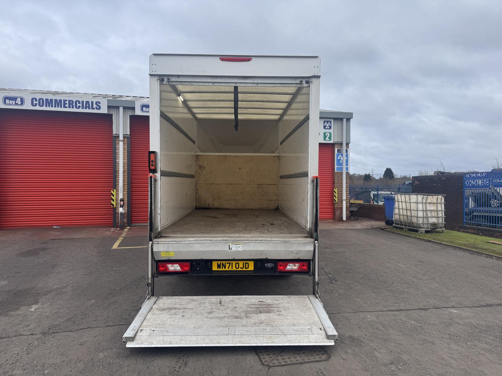 Ford Transit 2.0 350 EcoBlue Leader Luton 3dr Diesel Manual RWD L3 Euro 6 (s/s) (130 ps)