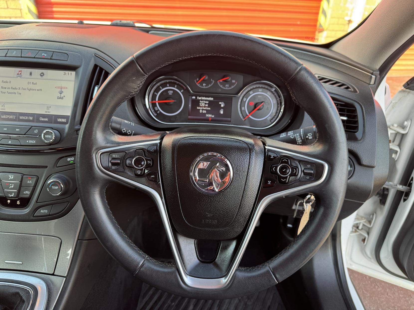 Vauxhall Insignia 2.0 CDTi ecoFLEX Design Nav Hatchback 5dr Diesel Manual Euro 5 (s/s) (140 ps)