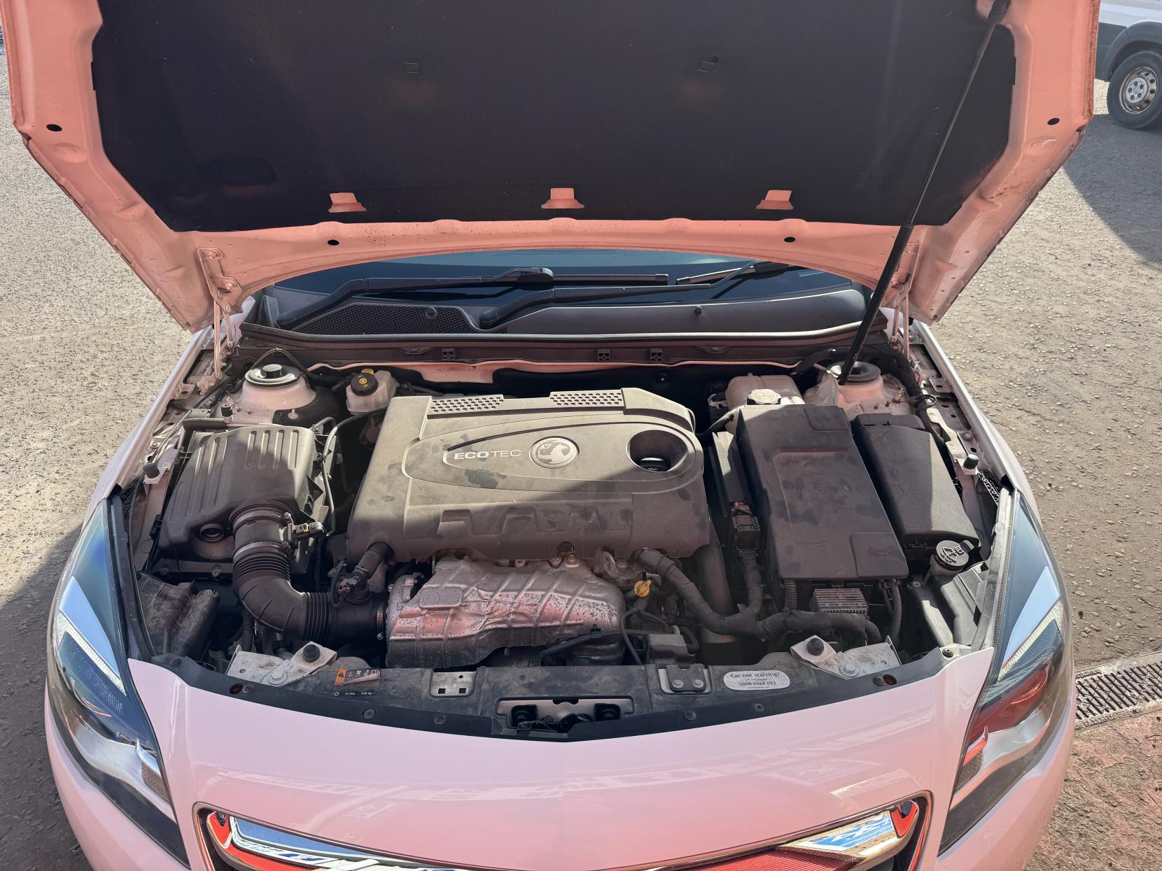 Vauxhall Insignia 2.0 CDTi ecoFLEX Design Nav Hatchback 5dr Diesel Manual Euro 5 (s/s) (140 ps)