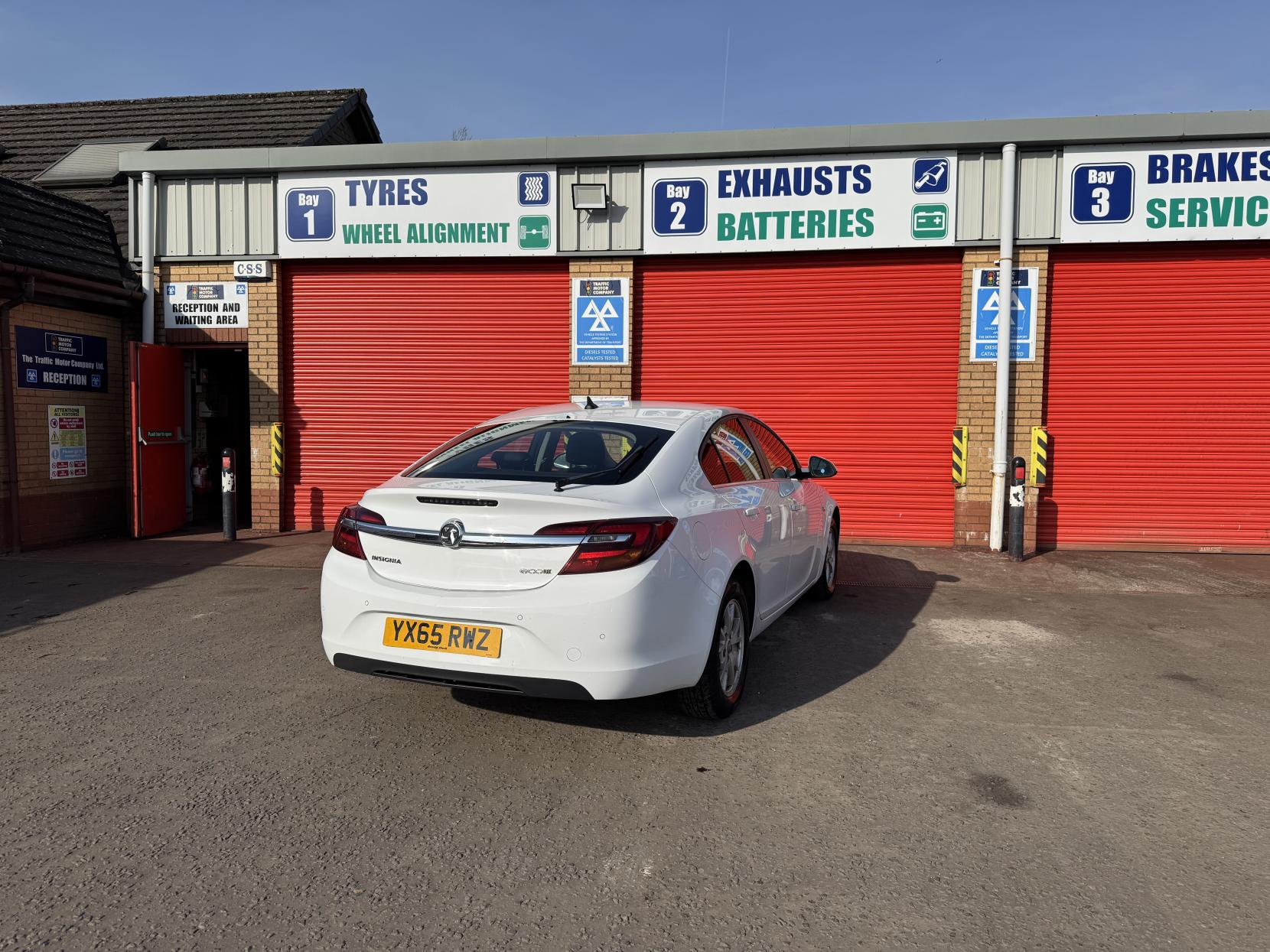 Vauxhall Insignia 2.0 CDTi ecoFLEX Design Nav Hatchback 5dr Diesel Manual Euro 5 (s/s) (140 ps)