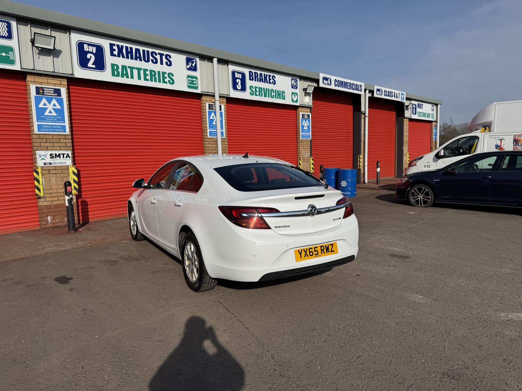 Vauxhall Insignia 2.0 CDTi ecoFLEX Design Nav Hatchback 5dr Diesel Manual Euro 5 (s/s) (140 ps)