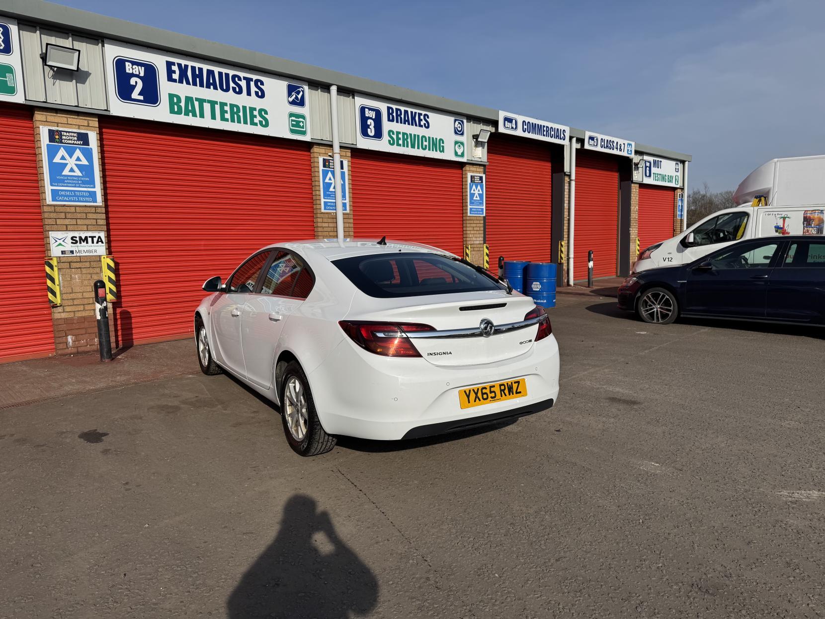 Vauxhall Insignia 2.0 CDTi ecoFLEX Design Nav Hatchback 5dr Diesel Manual Euro 5 (s/s) (140 ps)