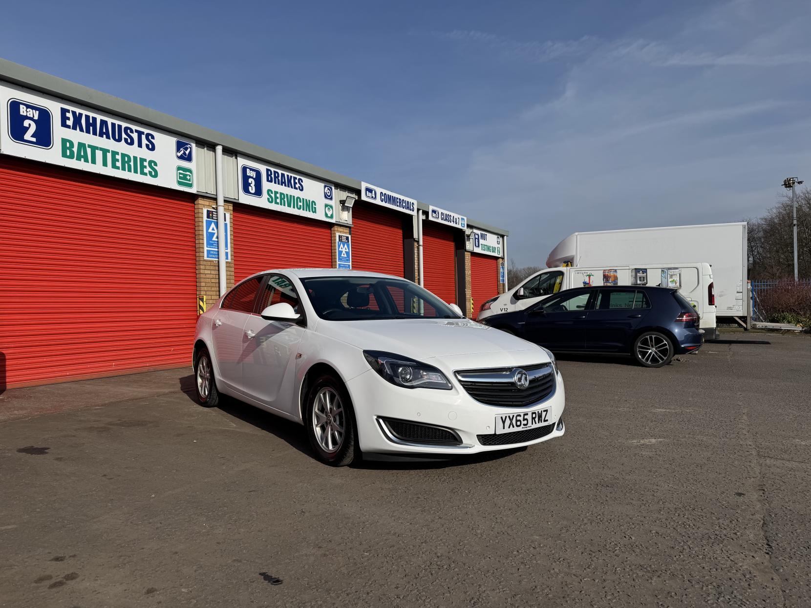 Vauxhall Insignia 2.0 CDTi ecoFLEX Design Nav Hatchback 5dr Diesel Manual Euro 5 (s/s) (140 ps)