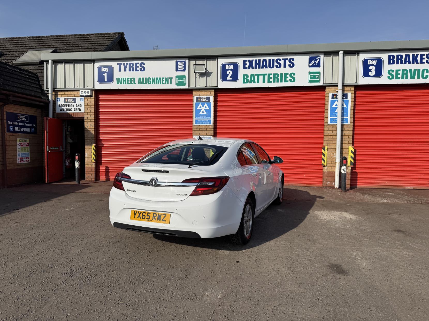 Vauxhall Insignia 2.0 CDTi ecoFLEX Design Nav Hatchback 5dr Diesel Manual Euro 5 (s/s) (140 ps)