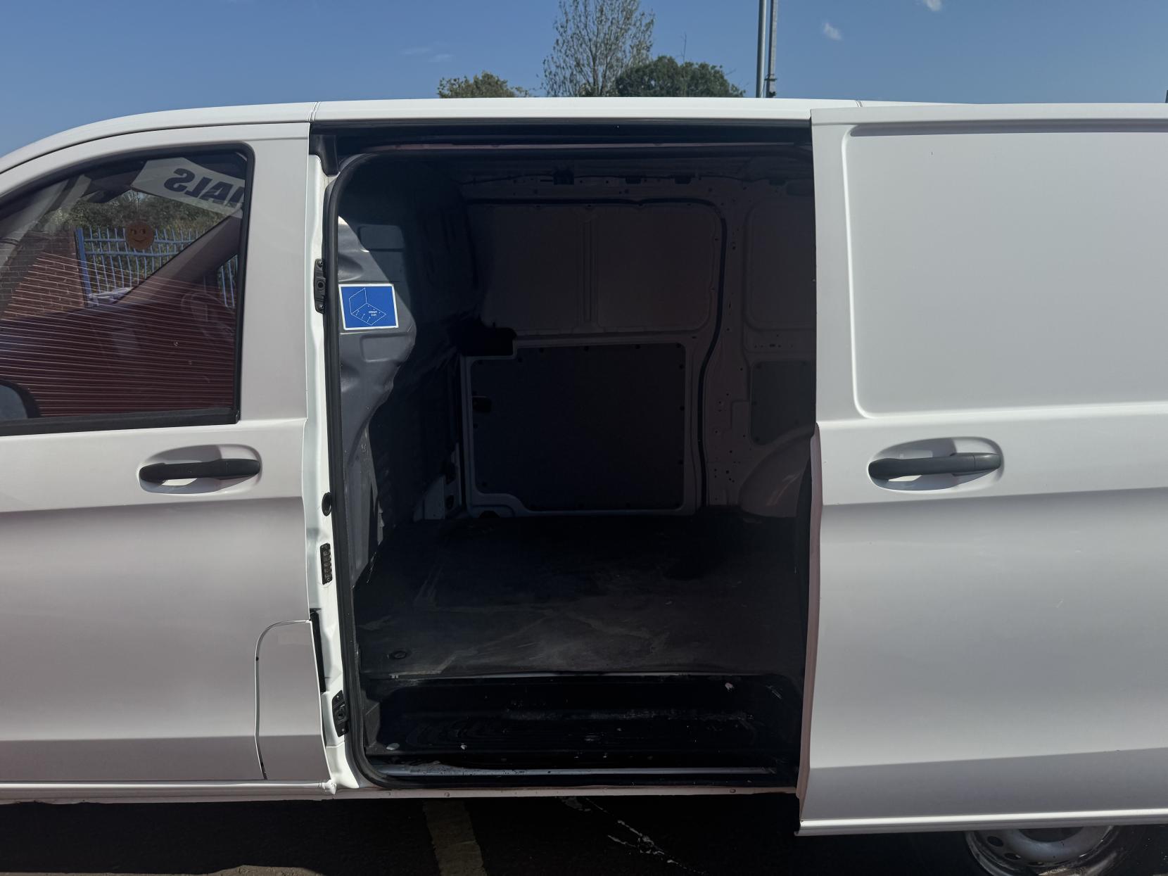 Mercedes-Benz Vito 1.6 111 CDI Panel Van 6dr Diesel Manual FWD L2 Euro 6 (114 ps)