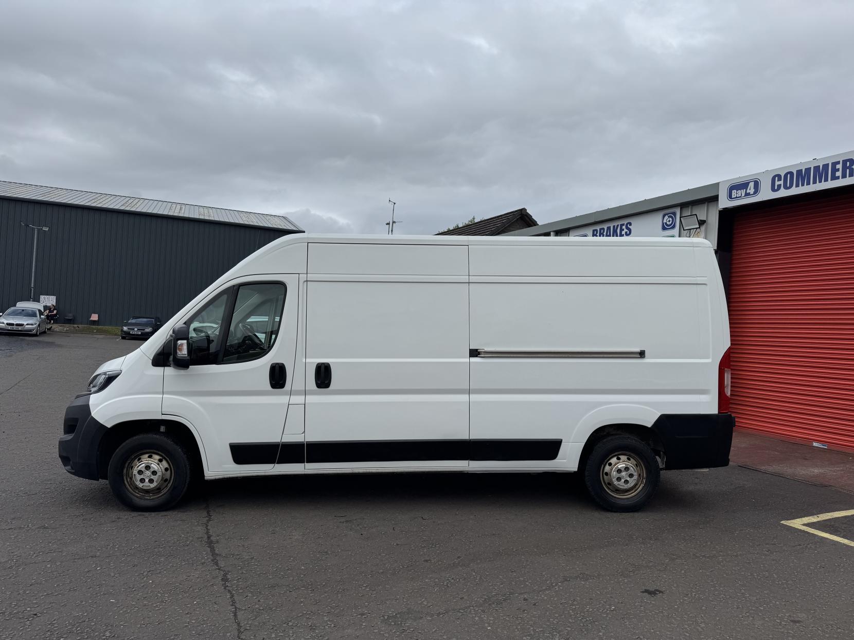 Peugeot Boxer 2.2 BlueHDi 335 Professional Panel Van 5dr Diesel Manual L3 H2 Euro 6 (s/s) (140 ps)