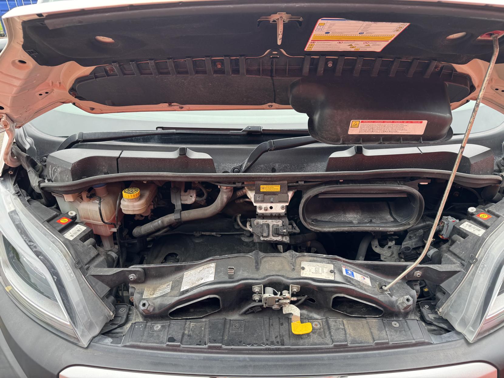Peugeot Boxer 2.2 BlueHDi 335 Professional Panel Van 5dr Diesel Manual L3 H2 Euro 6 (s/s) (140 ps)