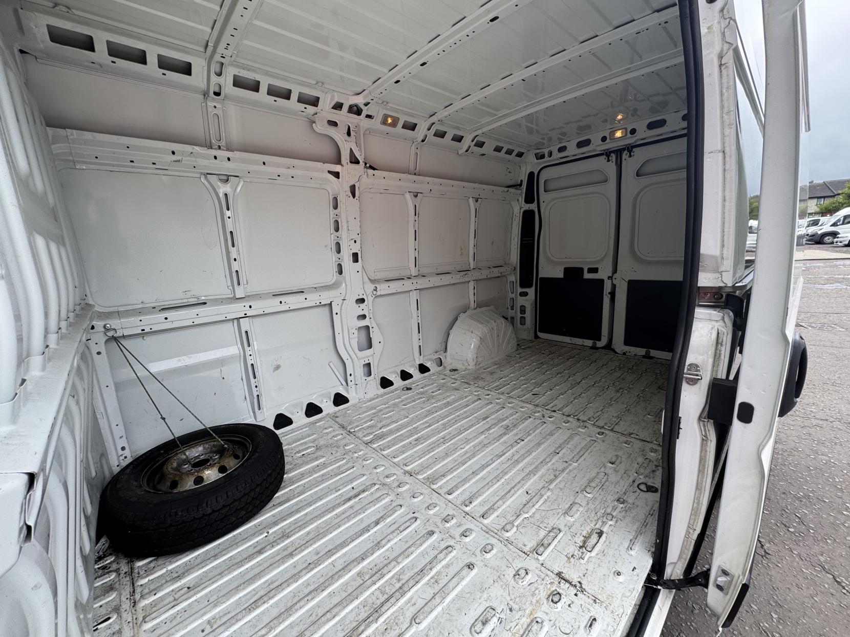 Peugeot Boxer 2.2 BlueHDi 335 Professional Panel Van 5dr Diesel Manual L3 H2 Euro 6 (s/s) (140 ps)