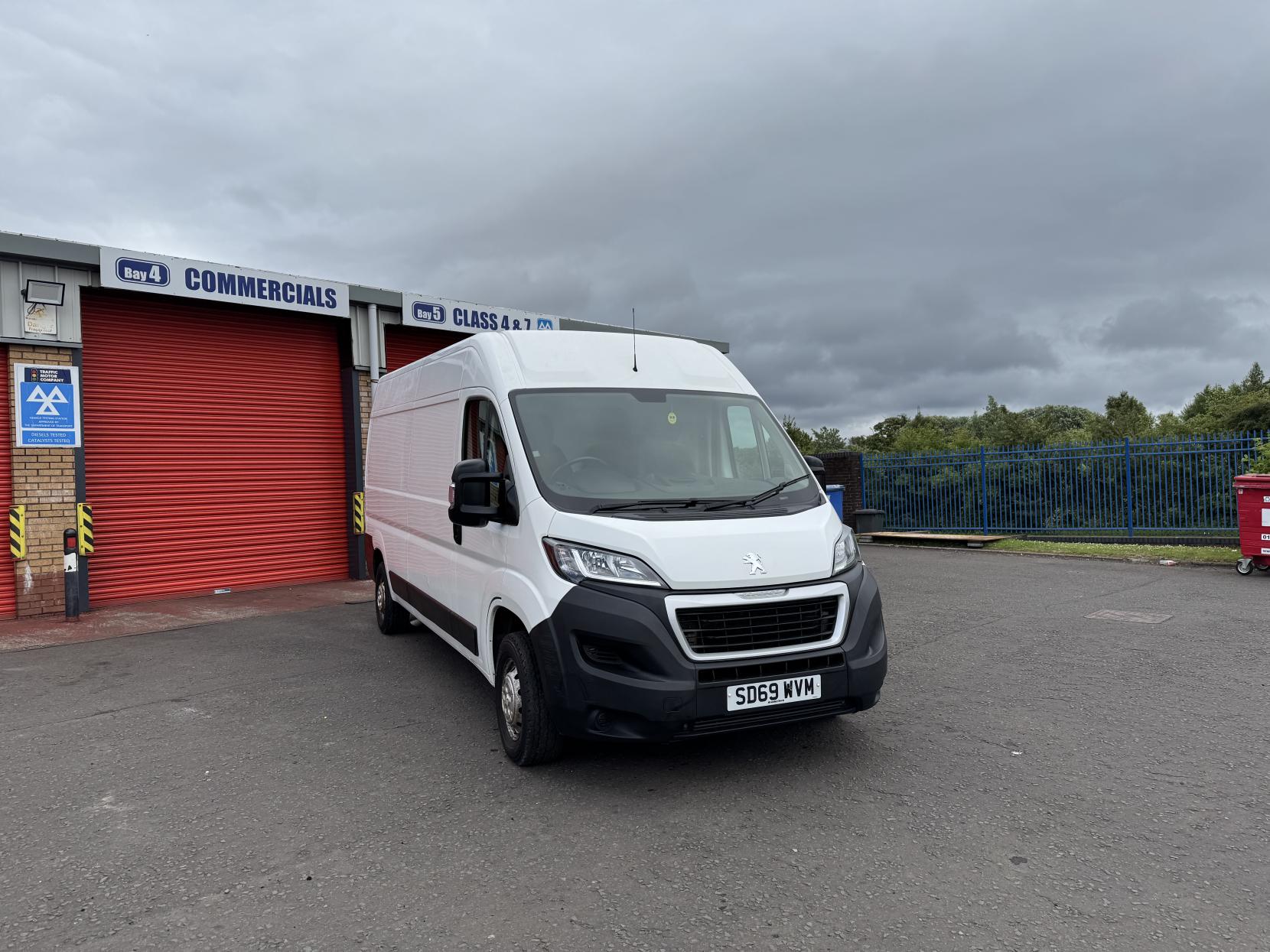 Peugeot Boxer 2.2 BlueHDi 335 Professional Panel Van 5dr Diesel Manual L3 H2 Euro 6 (s/s) (140 ps)